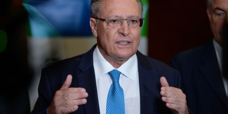 "O Brasil é a China dos Trópicos", diz Alckmin, em visita ao país
