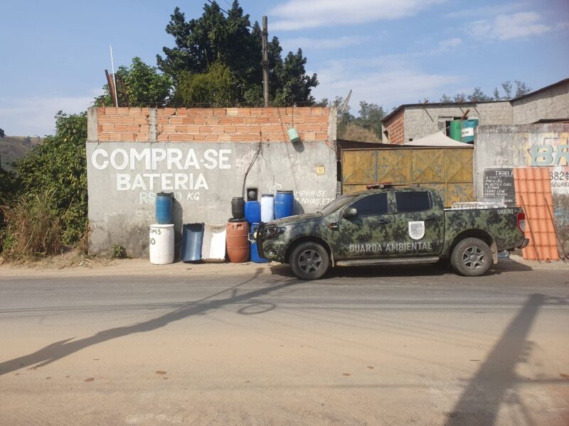 Guarda Ambiental de Barra Mansa interdita ferro velho em área de preservação permanente – Barra Mansa