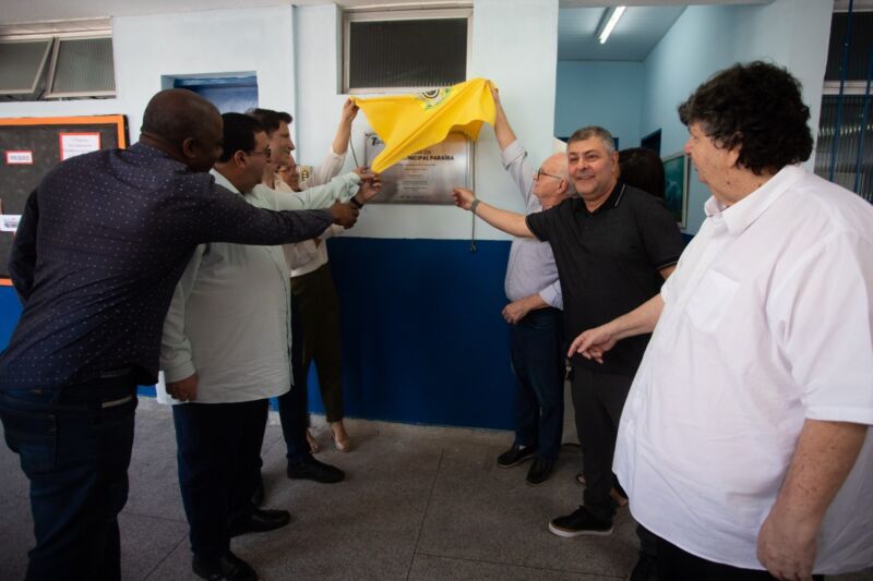 Volta Redonda: prefeito Neto entrega reformas de duas escolas da rede municipal