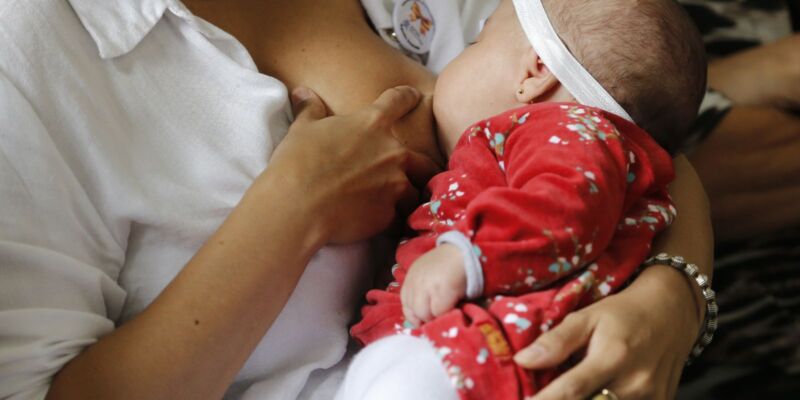 Amamentar mais de um ano reduz risco de câncer de mama