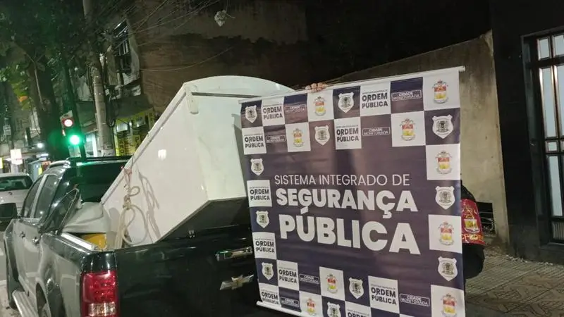 prendem suspeitos de furto