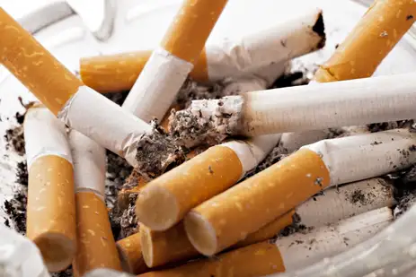 Consumo mundial de tabaco cai, informa relatório da OMS. Cigarro, fumaça, tabaco, fumo. Foto: AbsolutVision/Pixabay
