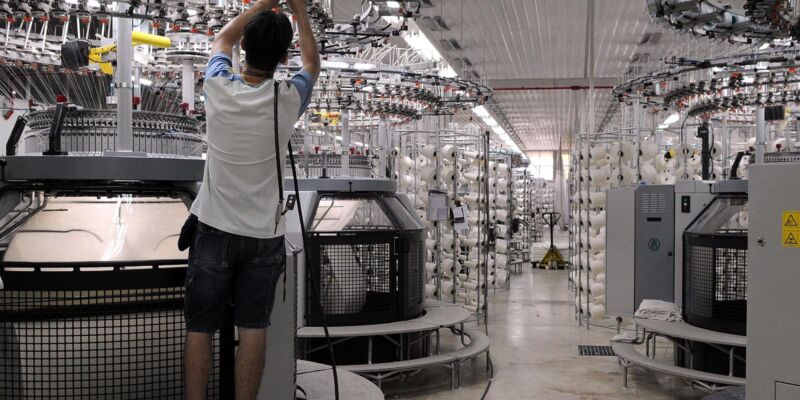 Setores industriais confiantes na economia é o maior em 2 anos