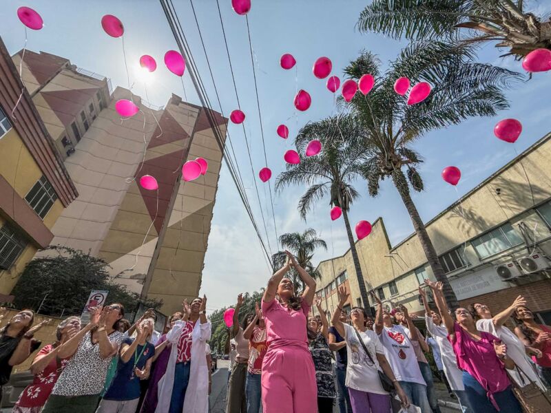 Barra Mansa realiza soltura de balões em homenagem às mulheres curadas do câncer – Barra Mansa