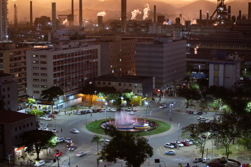 Comércio puxa alta na geração de empregos em Volta Redonda