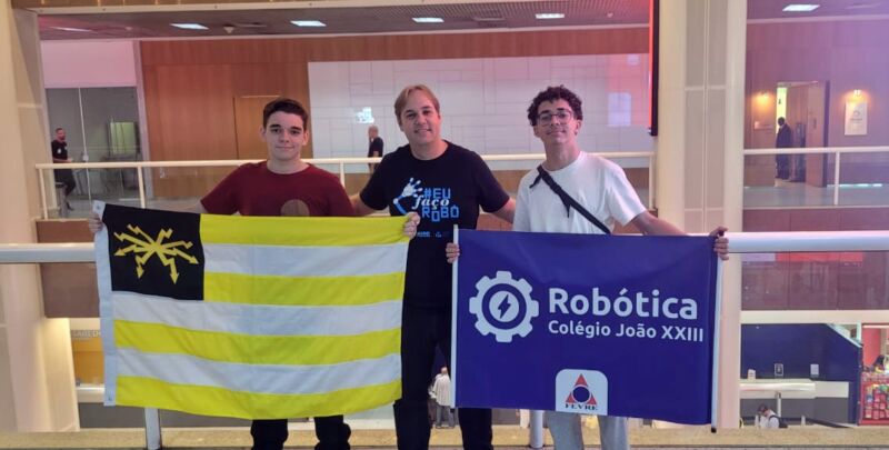 Alunos da rede municipal de ensino de Volta Redonda embarcam rumo a Goiás para maior evento de Robótica da América Latina