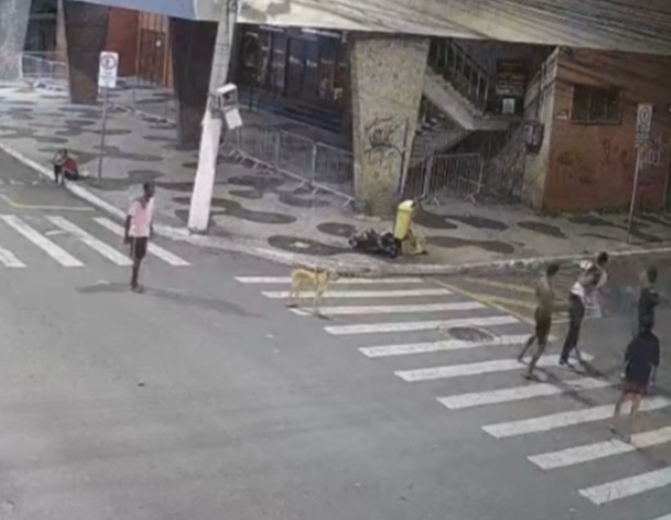 Câmeras da Ordem Pública são fundamentais na prisão de homem em situação de rua que esfaqueou outro rapaz em Volta Redonda