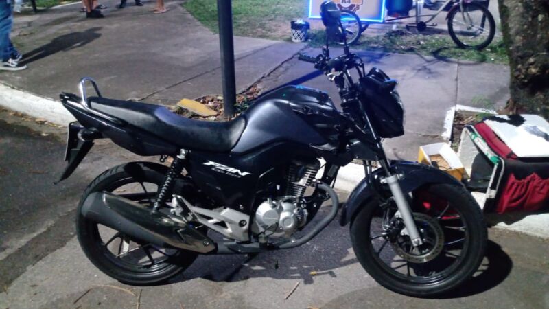 Guarda Municipal flagra adolescente de 17 anos conduzindo moto em Volta Redonda
