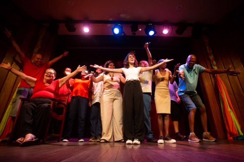 Usuários do Centro-Dia para Pessoa com Deficiência apresentam peça no Teatro Gacemss