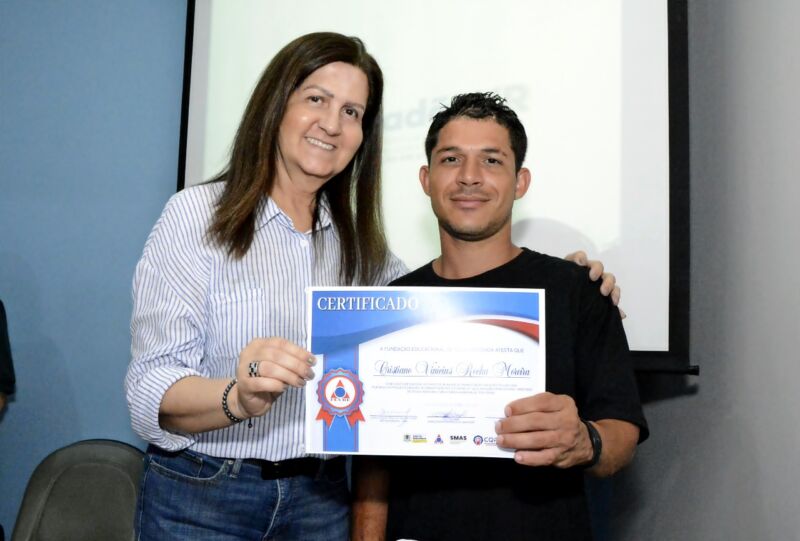 Volta Redonda forma mais uma turma do projeto de reinserção social 'Cidadão VR'