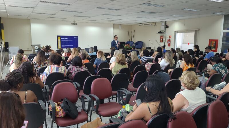 Volta Redonda promove quinto encontro do curso de formação continuada para profissionais da Educação