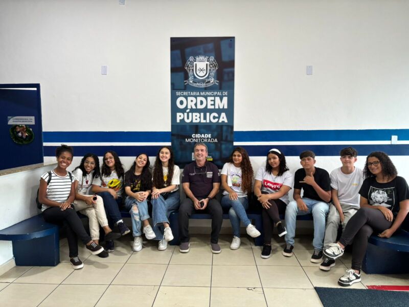 Alunos do ‘Novos Horizontes’ visitam a sede da Ordem Pública de Volta Redonda