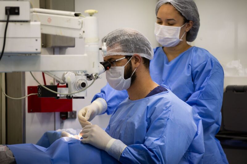 Volta Redonda: projeto ‘Revi-VER’ faz 480 cirurgias de catarata nesta semana