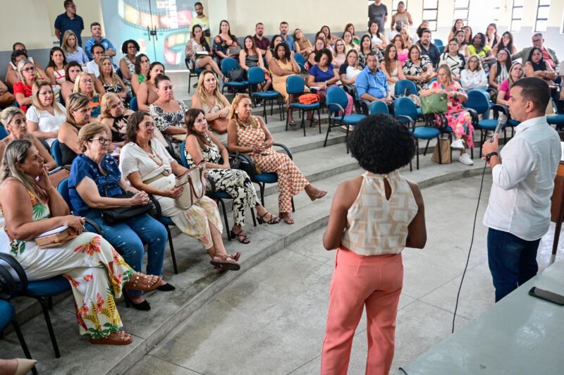 Furlani e diretores da rede municipal alinham trabalho nas unidades escolares – Barra Mansa