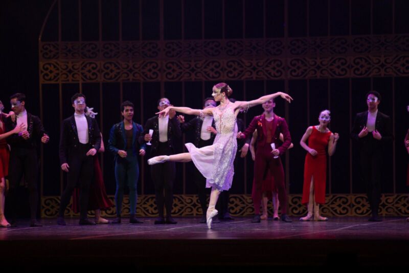 De Volta Redonda para o mundo: bailarina profissional atuando na Europa agradece à prefeitura pelo projeto Ballet Educação