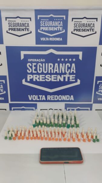 Homem é preso ao ser flagrado com droga na rodoviária de Volta Redonda