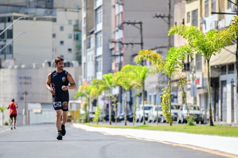 Moradores de diversos bairros de Barra Mansa aproveitam a ‘Tarifa Zero’ aos domingos para se exercitarem no Centro – Barra Mansa