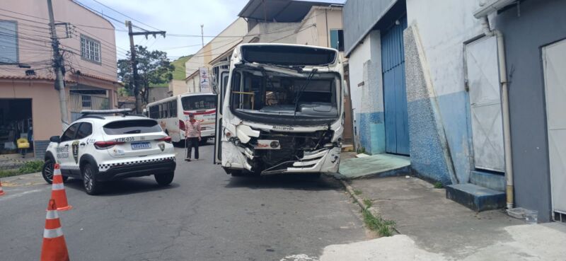Prefeito Furlani comemora intervenção do Detro em linhas da Viação Agulhas Negras – Barra Mansa