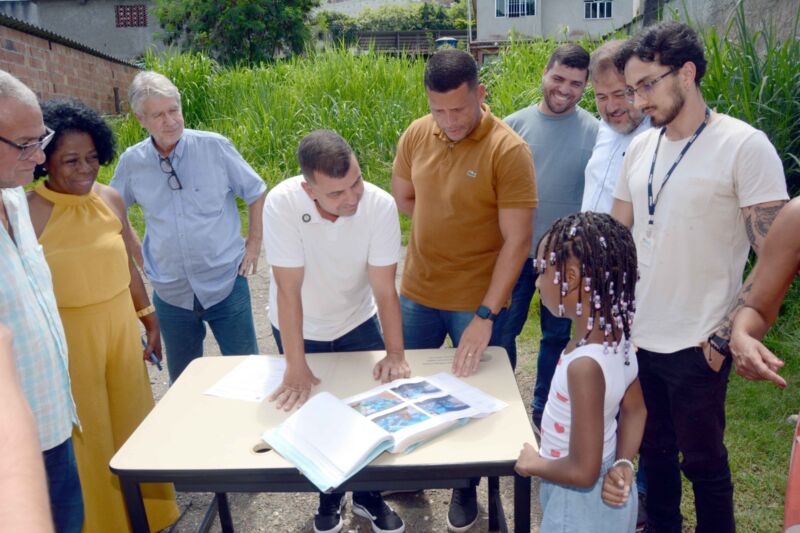 Prefeitura de Barra Mansa inicia construção de área recreativa na Escola Municipal Nove de Abril – Barra Mansa