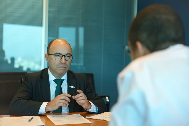 Tomaz Silva/Agência Brasil Rio de Janeiro (RJ), 27/02/2025 - O diretor financeiro da Petrobras, Fernando Melgarejo, durante entrevista à Agência Brasil, no edifício Senado da empresa, no centro do Rio de Janeiro. Foto: Tomaz Silva/Agência Brasil