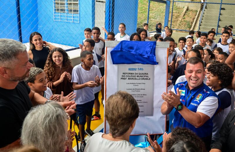 Furlani inaugura a reforma da quadra poliesportiva do Colégio Marcello Drable – Barra Mansa