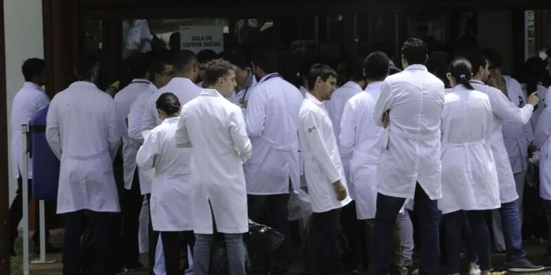 Revalida 2024: aprovados devem indicar universidades para revalidação