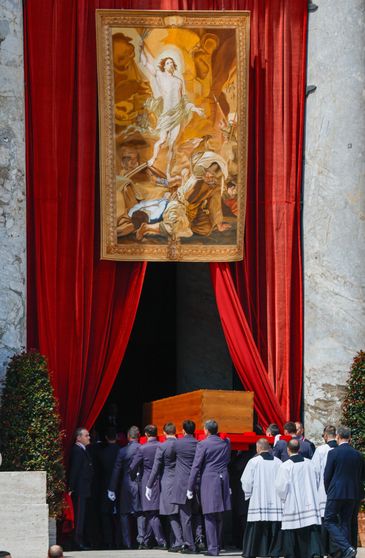 Vaticano, 26/04/2025 - Missa Ezequiel em intenção de Sua Santidade o Papa Francisco. Átrio da Basílica de São Pedro, Praça de São Pedro. Foto: Ricardo Stuckert/PR