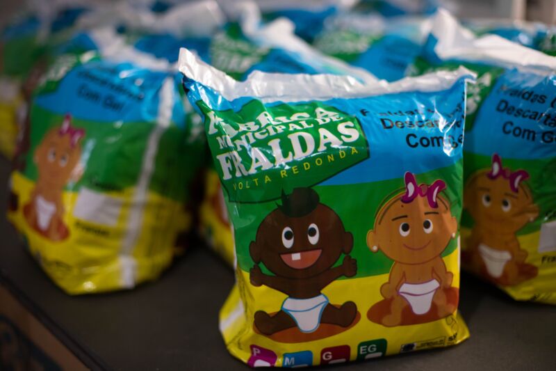 Volta Redonda: Fábrica Municipal de Fraldas da Voldac passa a produzir fraldas infantis