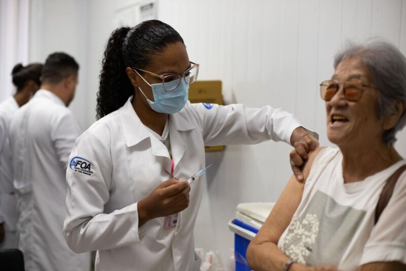 Volta Redonda aplica mais de 6,8 mil doses contra a gripe