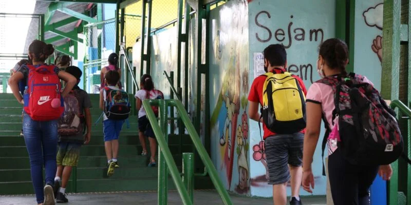 Governo de SP autoriza edital para privatizar gestão de 143 escolas