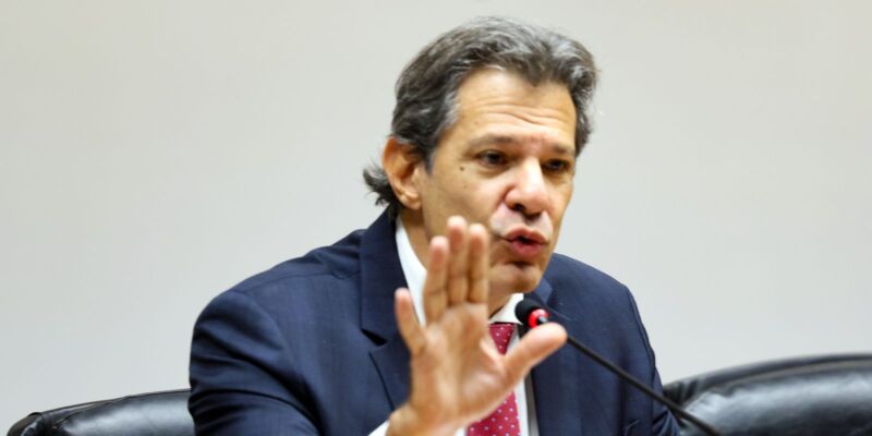 Haddad: Brasil tem "caixa-preta" de R$ 800 bi em renúncias fiscais