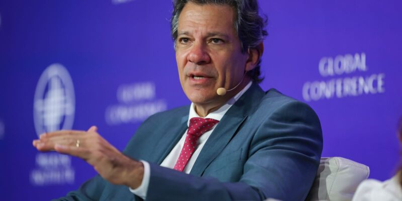 Haddad: EUA devem olhar com mais generosidade para a América Latina