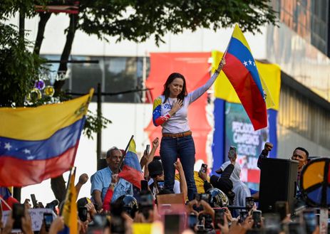 Maxwell Briceno/Reuters/direitos reservados María Corina Machado discursa durante protesto em Caracas
09/01/2025
REUTERS/Maxwell Briceno