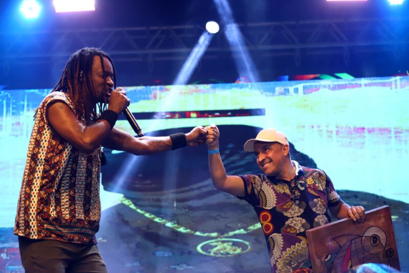 Festa do Trabalhador de Volta Redonda reúne centenas de pessoas na Ilha São João