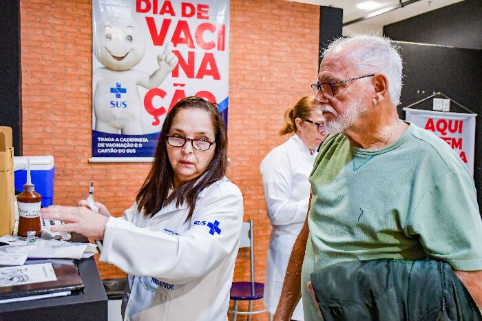 RESENDE AMPLIA VACINAÇÃO NO RESENDE SHOPPING COM ATENDIMENTO TAMBÉM AOS DOMINGOS NO MÊS DE JUNHO