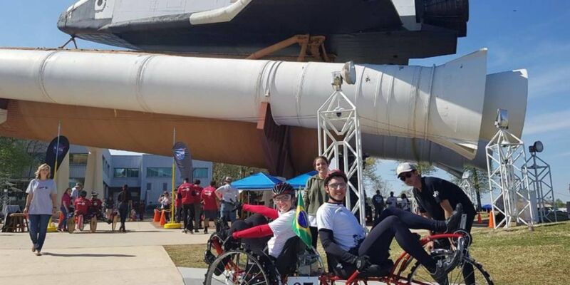Equipe da UFF representa Brasil em competição de engenharia no Canadá