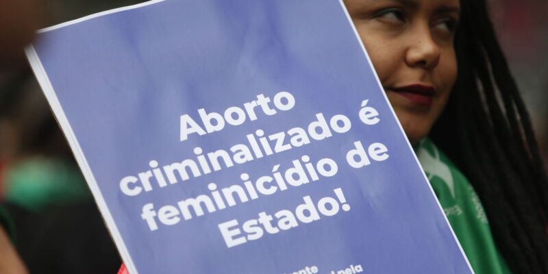 Meninas mães passam de 14 mil e só 1,1% tiveram acesso a aborto legal