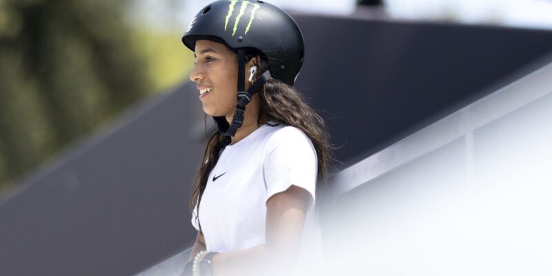 Rayssa Leal estreia na temporada da SLS com vitória na etapa de Miami