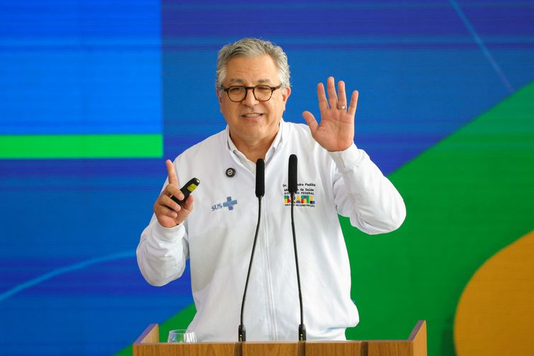 Fabio Rodrigues-Pozzebom/ Agência Brasil Brasília, (DF) 30/04/2025 - O ministro da Saúde, Alexandre Padilha, durante cerimonia do novo programa para acelerar o atendimento e aproximar a população dos médicos especialistas no sistema único de saúde (SUS).
Foto: Fabio Rodrigues-Pozzebom/ Agência Brasil