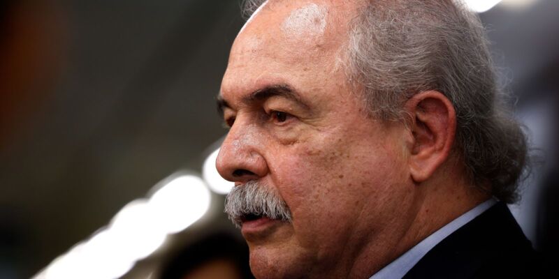 Mercadante: "portas do BNDES" estão abertas para todos os estados