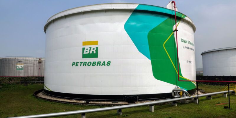 Petrobras reduz preço do diesel para as distribuidoras