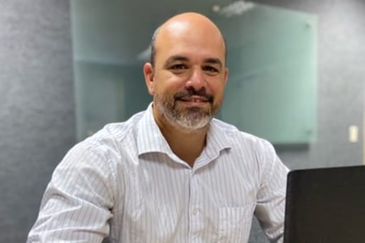 Brasília (DF), 14/05/2025 - Sessão de terapia por intelgência artificial. O professor da Universidade Federal do Ceará, Victor Hugo Albuquerque. Foto: Andrea Rabelo/UFC