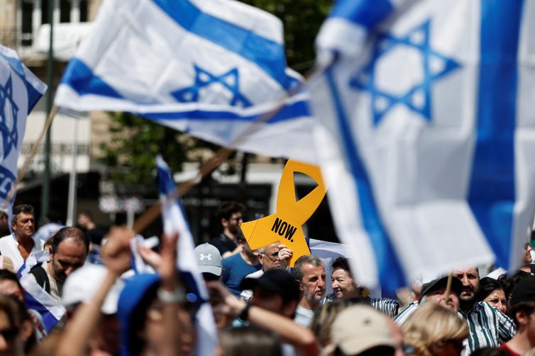 People attend the Israeli Music Festival with the slogan 
