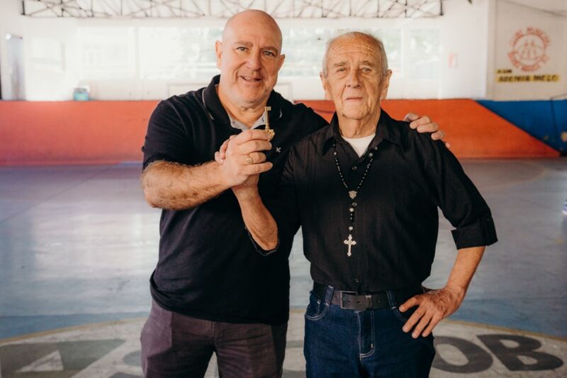 Chaves do ginásio do Clube Municipal de Barra Mansa são entregues à Secretaria de Esporte – Barra Mansa