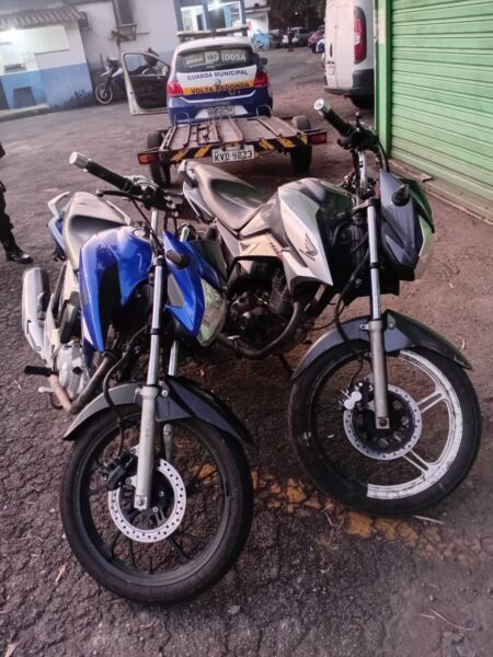 Guarda Municipal de Volta Redonda flagra e remove moto barulhenta e outra sem retrovisores