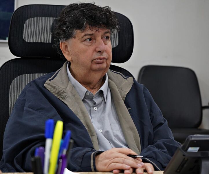 Volta Redonda: Neto paga primeira parcela do 13º do funcionalismo