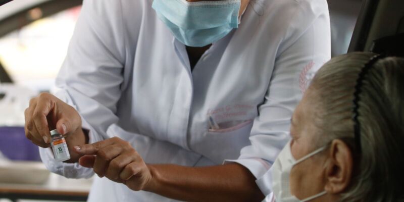 Dia da Imunização: conheça o serviço dos centros de vacinas especiais