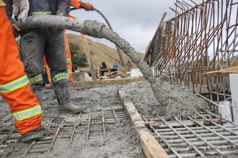 Laje do viaduto do Barbará começa a ser concretada – Barra Mansa