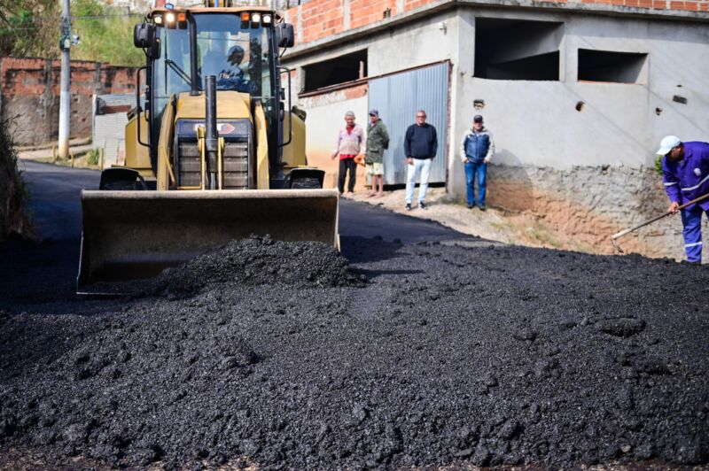 Barra Mansa leva novo asfalto a ruas do bairro Santa Rita da Dutra – Barra Mansa