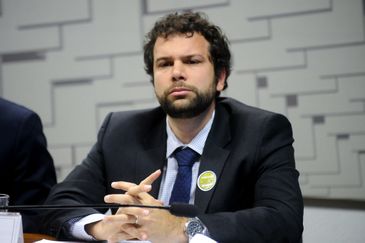 Marcos Oliveira/Agência Senado Brasília (DF), 16/08/2016 - O professor Doutor do Instituto de Economia da Universidade de Campinas (Unicamp), Pedro Linhares Rossi, participa de reunião da Comissão de Assuntos Econômicos (CAE). Foto: Marcos Oliveira/Agência Senado
